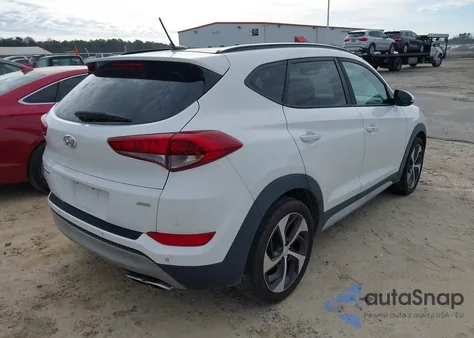 2017 Hyundai Tucson Value z USA, uszkodzony, nr VIN KM8J3CA28HU570695
